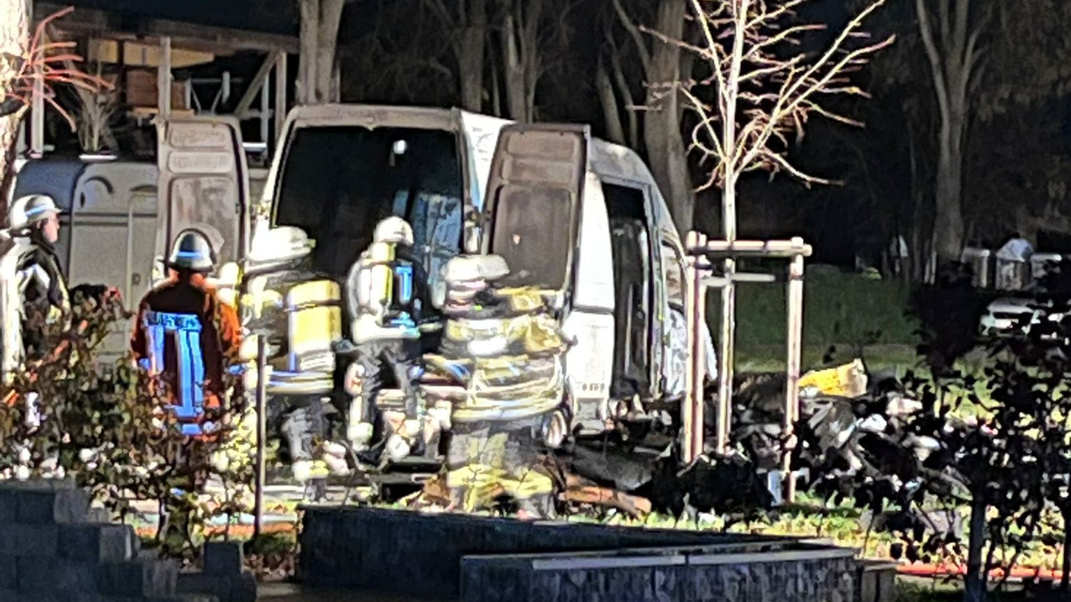 Nächtlicher Fahrzeugbrand auf Wohnmobilstellplatz in Ottenstein