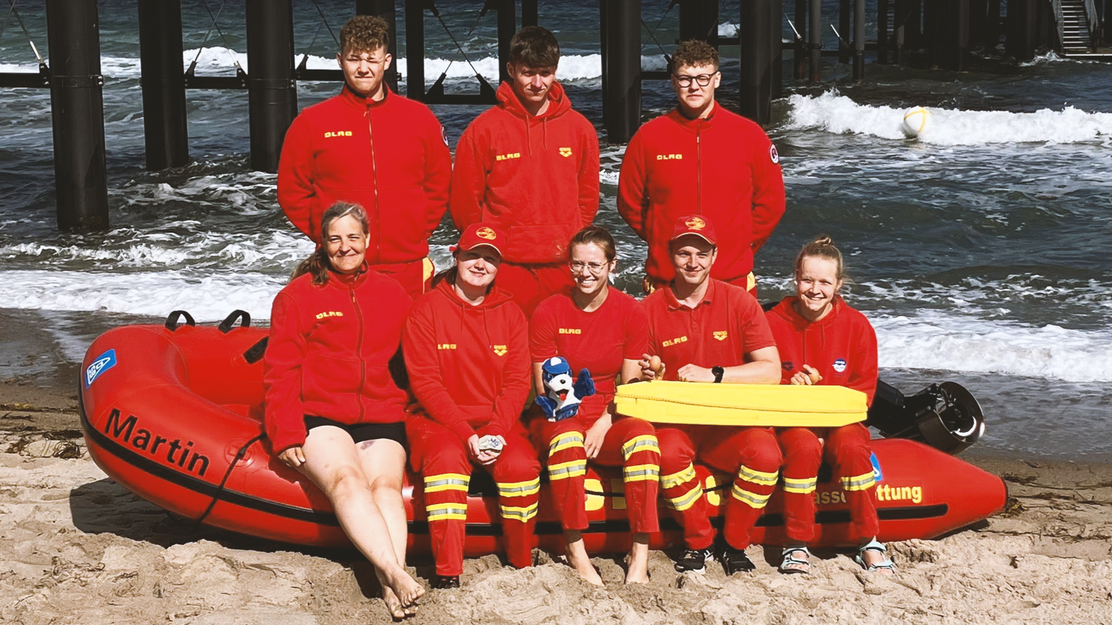 DLRG rettet 13-Jährigen aus der Ostsee Holzmindener besetzen Wachstation am Weißenhäuser Strand