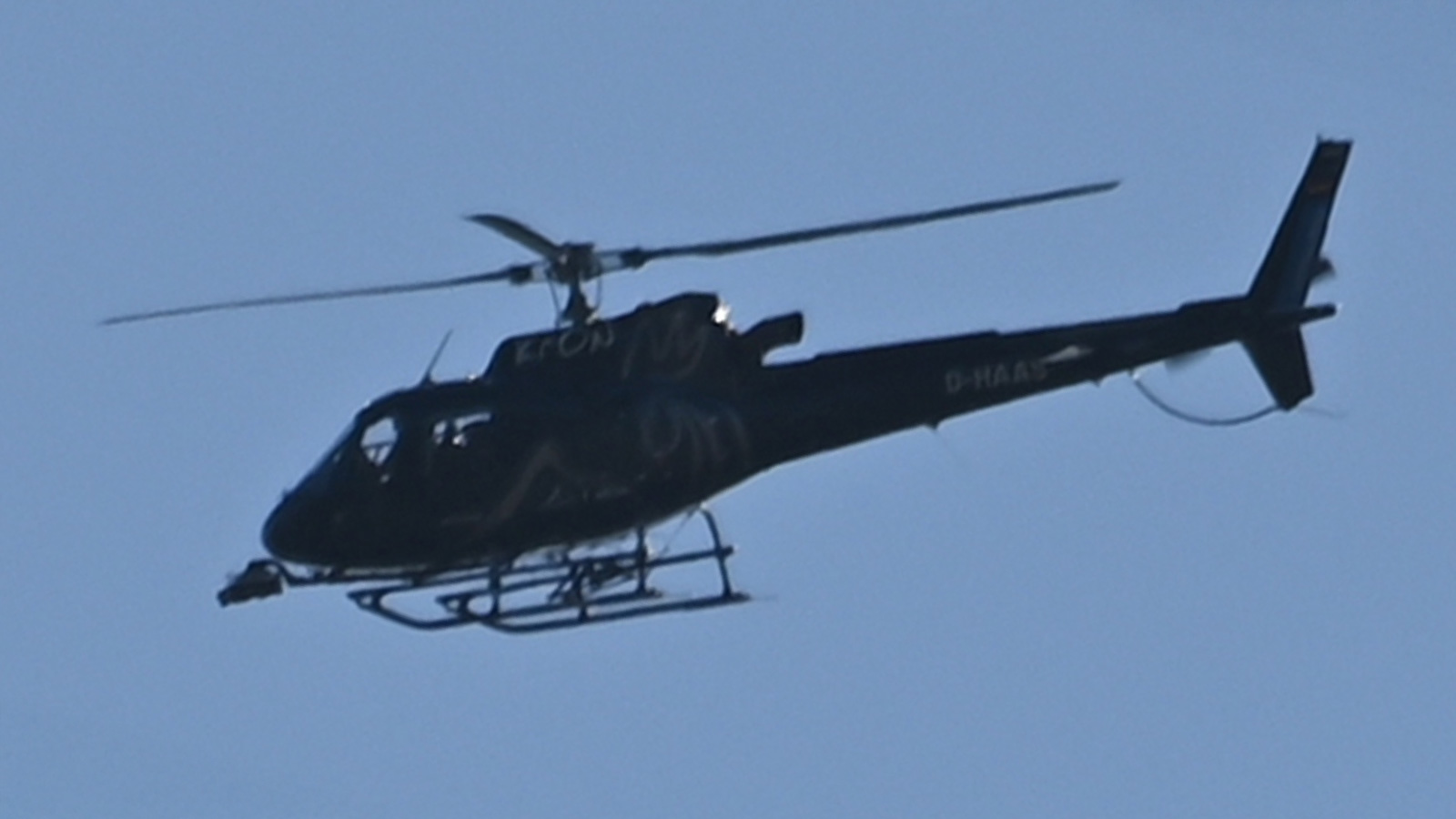 Blick zum Himmel sorgt für Fragen: Laserbefliegung bringt Hubschrauber über die Weserregion