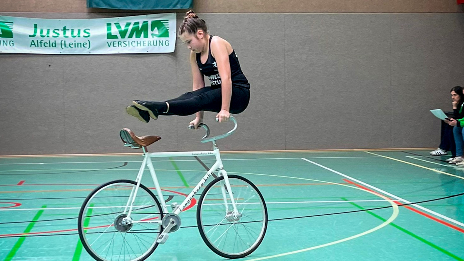 Radfahrverein „Frisch Auf“ Grünenplan richtet Landesmeisterschaft im Kunstradfahren in Delligsen aus