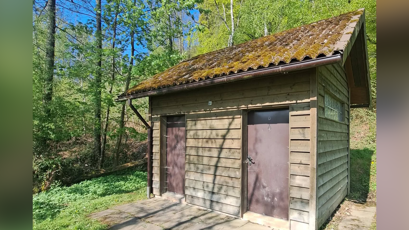 Toilettenhäuschen am Grillplatz „Stauweiher“ beschädigt: Samtgemeinde bittet um Hinweise