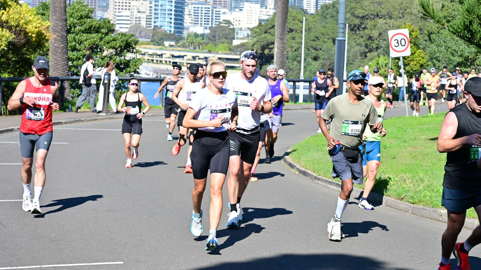 Etwas über 42 Kilometer gemeinsam durch Sydney: Tuspo-Duo erlebt einen Marathon für die Erinnerung