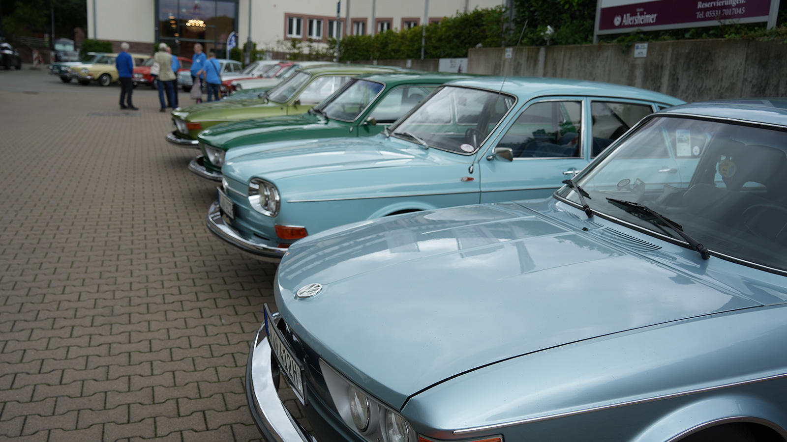 VW 411/412 Friends bringen seltene Volkswagen-Klassiker zum Jahrestreffen nach Holzminden: Gemeinschaft lebt vom Austausch rund um den „Typ 4“
