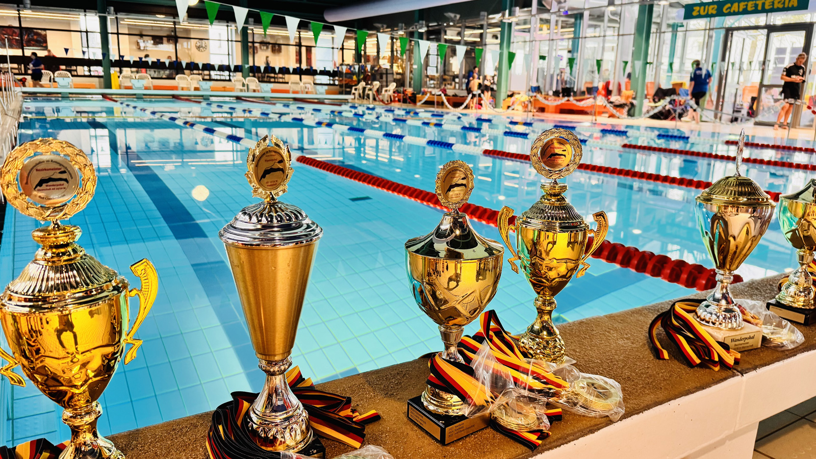 Ortsgruppen aus dem Landkreis Holzminden bei DLRG-Bezirksmeisterschaften in Einbeck vertreten