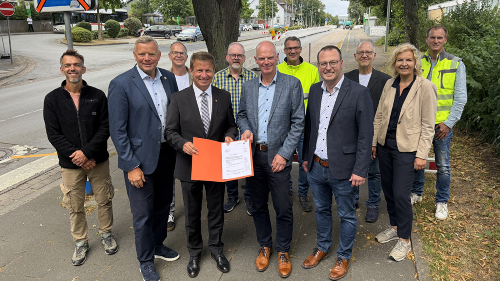 Kreis Höxter erhält Förderbescheid für Sanierung der K50 in Brakel und kündigt Baustellenpause zum Annentag an