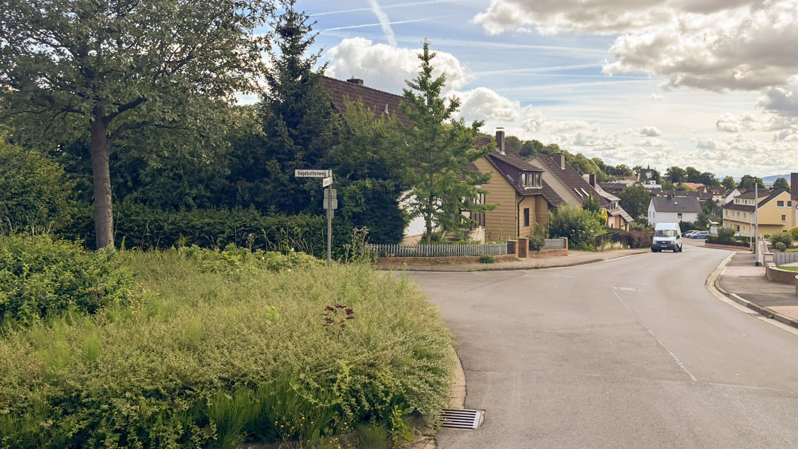 Falsche Handwerker geben sich als Dachdeckerbetrieb Mairose aus – Seniorin berichtet von bedrängender Situation