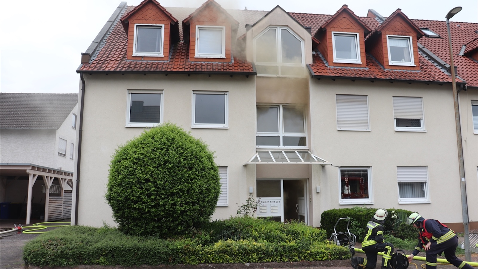 Wohnungsbrand in Beverungen - Hunde aus brennendem Gebäude gerettet