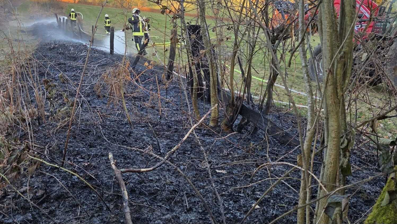 Flächenbrand bei Derental fordert mehrere Feuerwehren
